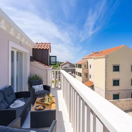 Friends & Family - Four Bedrooms Cavtat