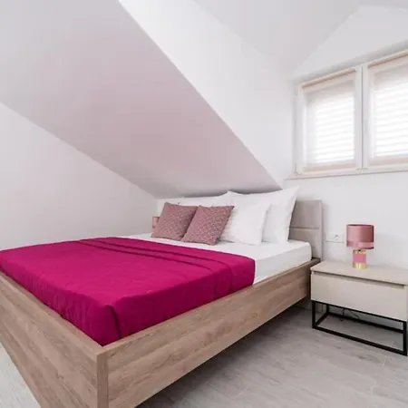 Friends & Family - Four Bedrooms * Cavtat