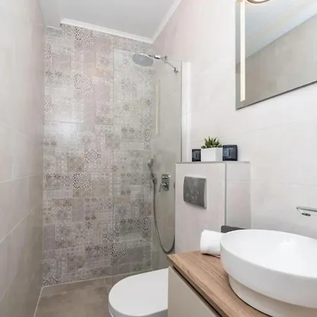 Friends & Family - Four Bedrooms * Cavtat