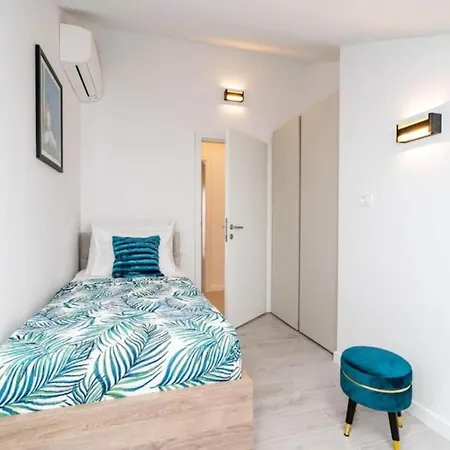 Friends & Family - Four Bedrooms Apartament